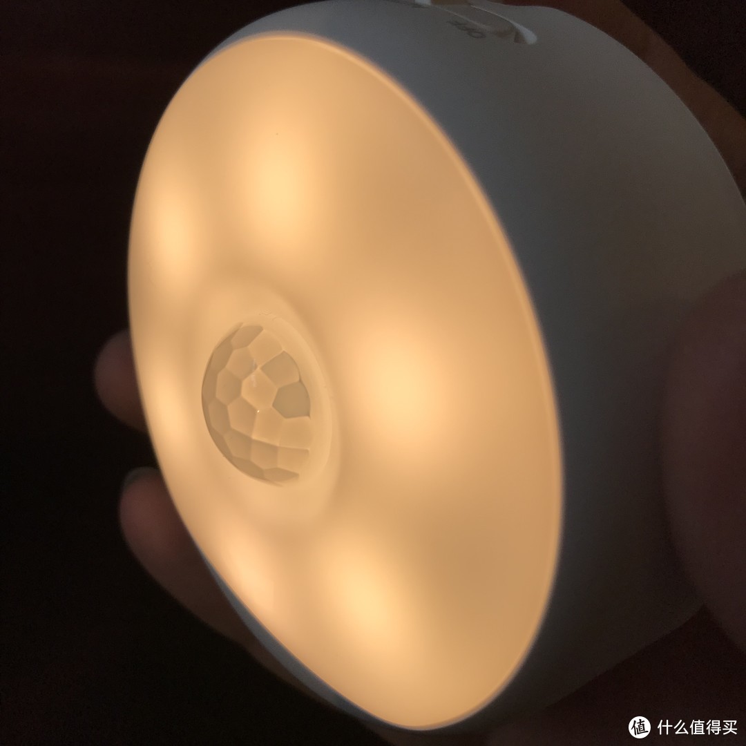 好用不贵！Yeelight充电感应光控LED小夜灯