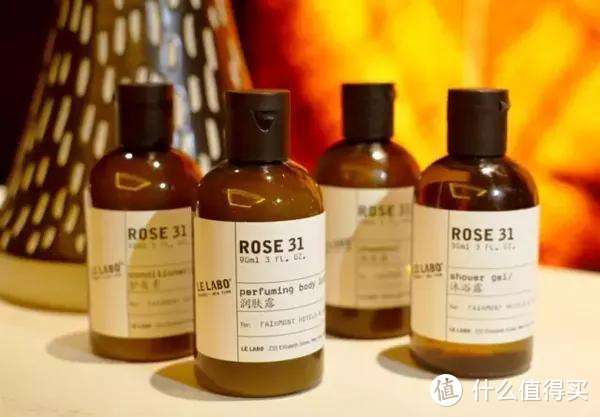 Rose31的前调是玫瑰和葛缕子；中调是玫瑰，香根草和雪松；后调融合了麝香，愈创木，乳香，劳丹脂和沉香木