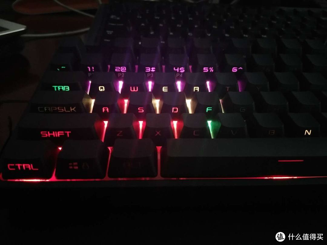 发光狂魔——————评测酷冷至尊 CK372 侧刻RGB机械键盘