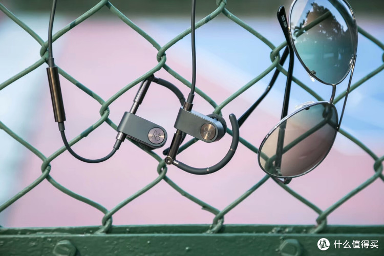 耳机测评 篇一:B&O新品Beoplay Earset蓝牙耳