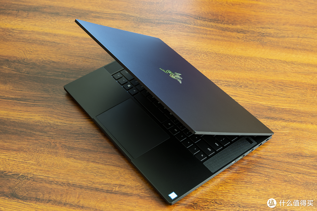 2万的高端笔记本该长什么样？RAZER 雷蛇 Blade 15 2018新款评测