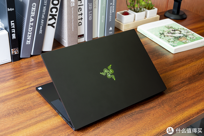 2万的高端笔记本该长什么样？RAZER 雷蛇 Blade 15 2018新款评测