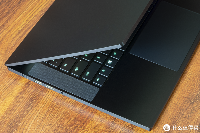 2万的高端笔记本该长什么样 Razer 雷蛇blade 15 18新款评测 游戏本 什么值得买