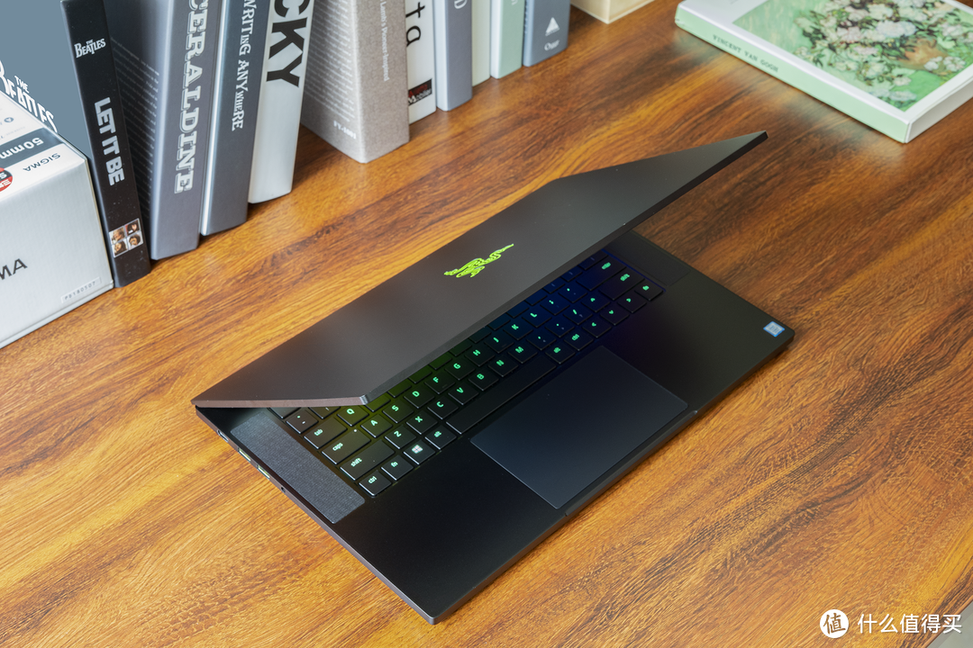 2万的高端笔记本该长什么样？RAZER 雷蛇 Blade 15 2018新款评测