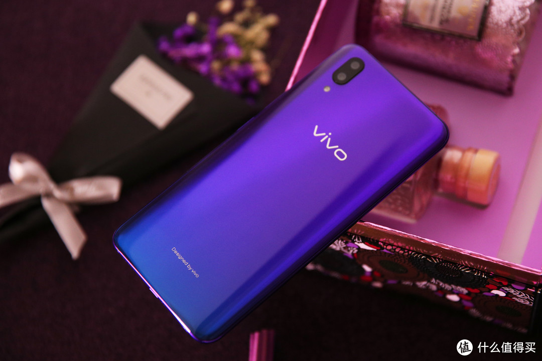 蓝紫撞色诠释梦幻夜空之镜，vivo X21魅夜紫开箱图赏