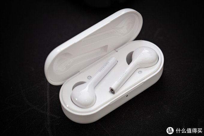 褪去牵绊、保留音质 华为FreeBuds无线蓝牙耳机