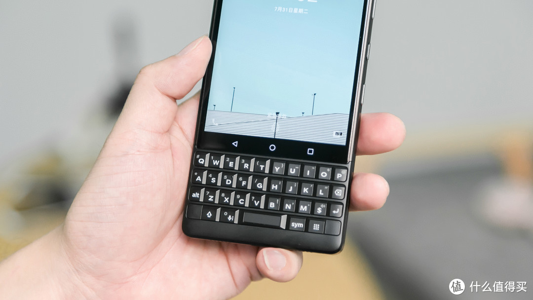 延续经典设计的黑莓 KEY2 手机，就只剩下情怀了？