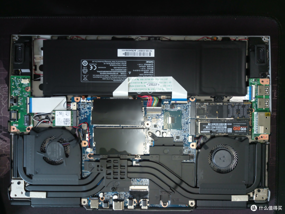 机械革命之深海幽灵z2商务版简拆简评