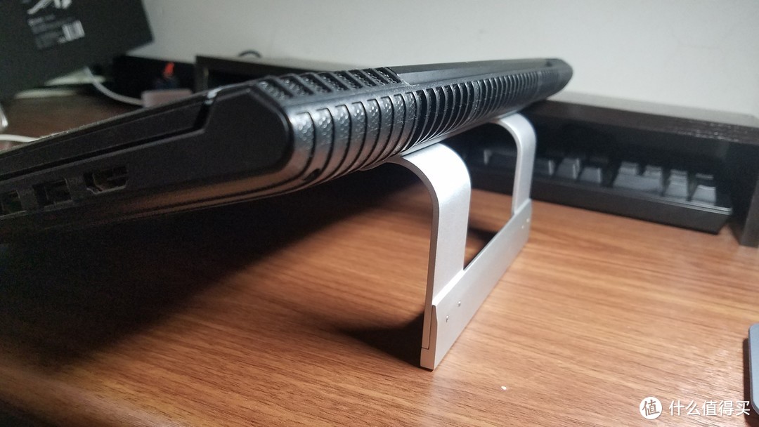 iqunix笔记本电脑铝合金桌面支架