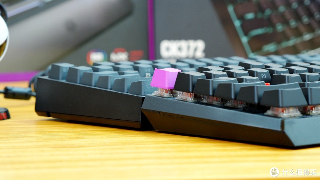 出厂自带PBT双色侧刻键帽的RGB键盘——酷冷至尊(CoolerMaster) CK372 RGB 茶轴 机械键盘