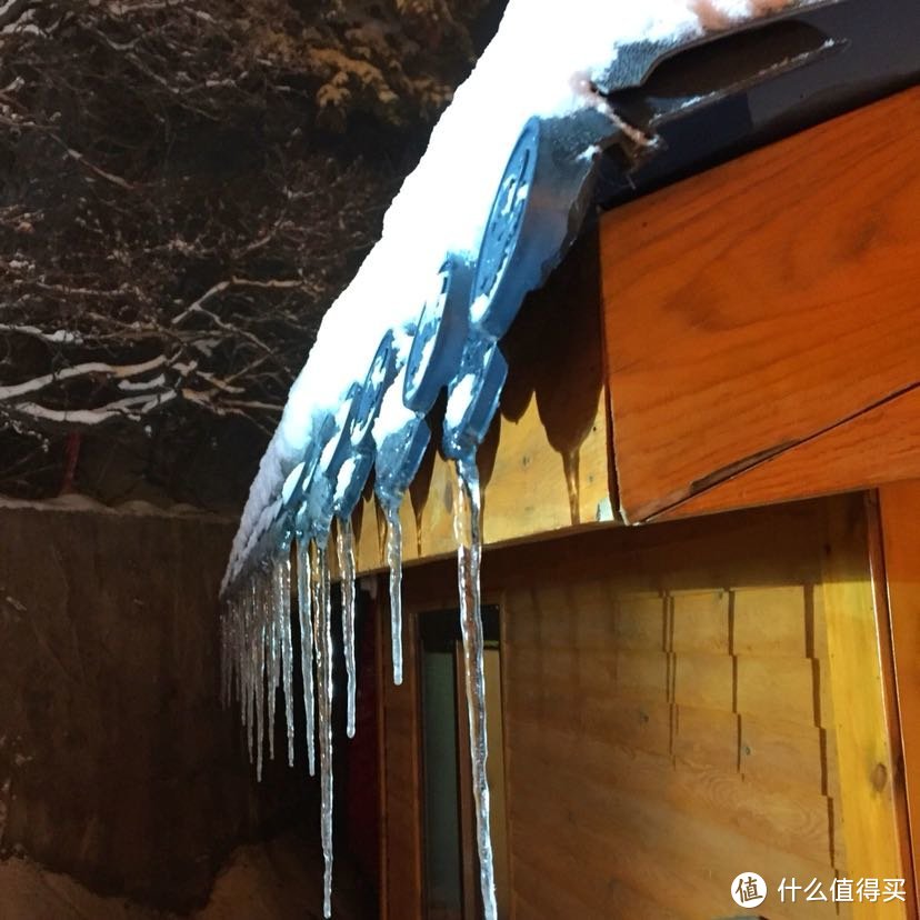 晚来天欲雪，华岳正当时。记雪夜登华山