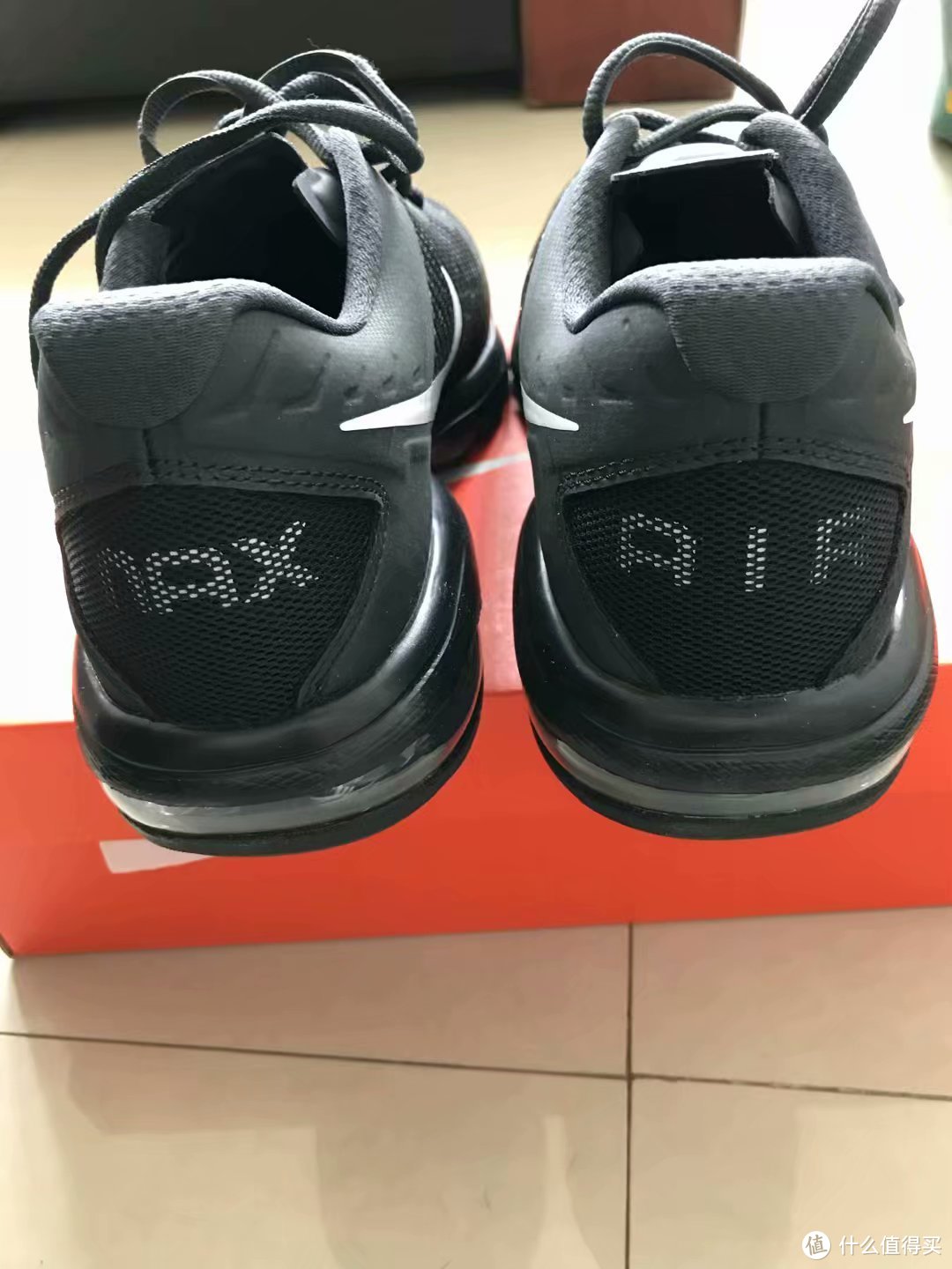 大气垫的训练鞋：NIKE Air Max Full Ride TR 1.5