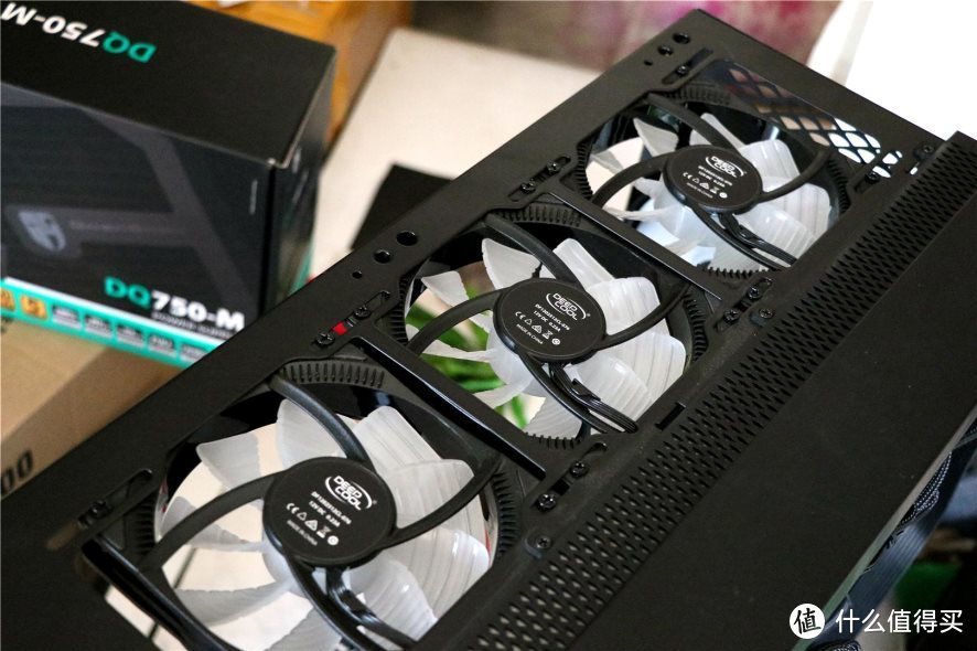 DEEPCOOL 九州风神 魔影CF120 RGB风扇套装 ：轻松开启RGB灯光之旅！