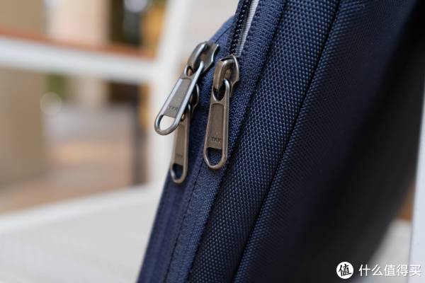 轻量化通勤电脑包-tomtoc versatile14 笔记本手