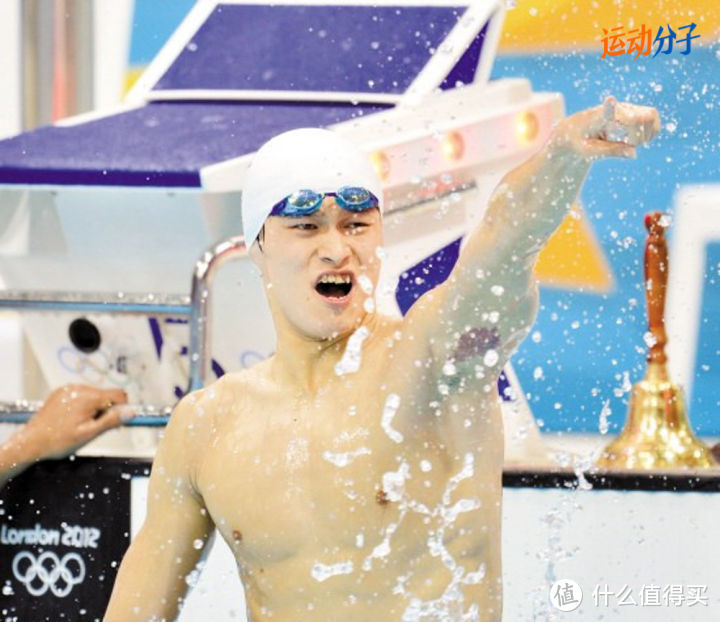 伦敦奥运会男子1500米自由泳决赛，孙杨以14分31秒02的成绩获得冠军并打破世界纪录