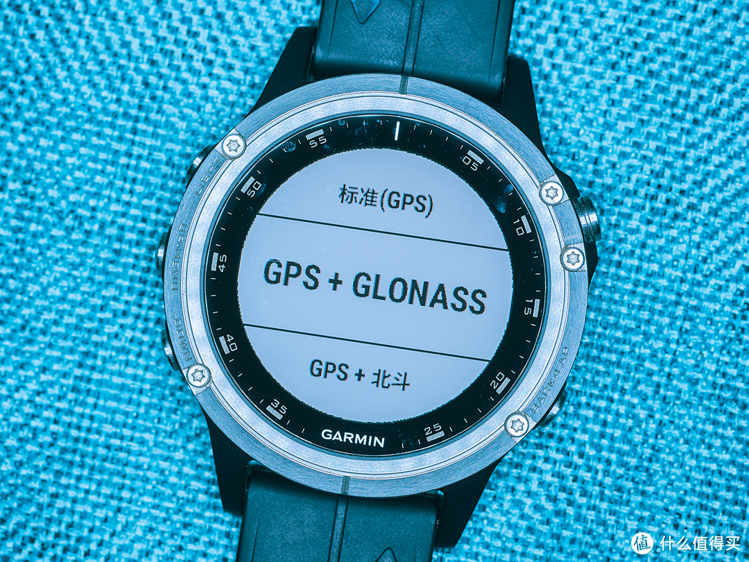 黝黑粗犷帅气逼人！我的健身私教还可以随时守护我！因为他是Garmin Fenix 5 plus