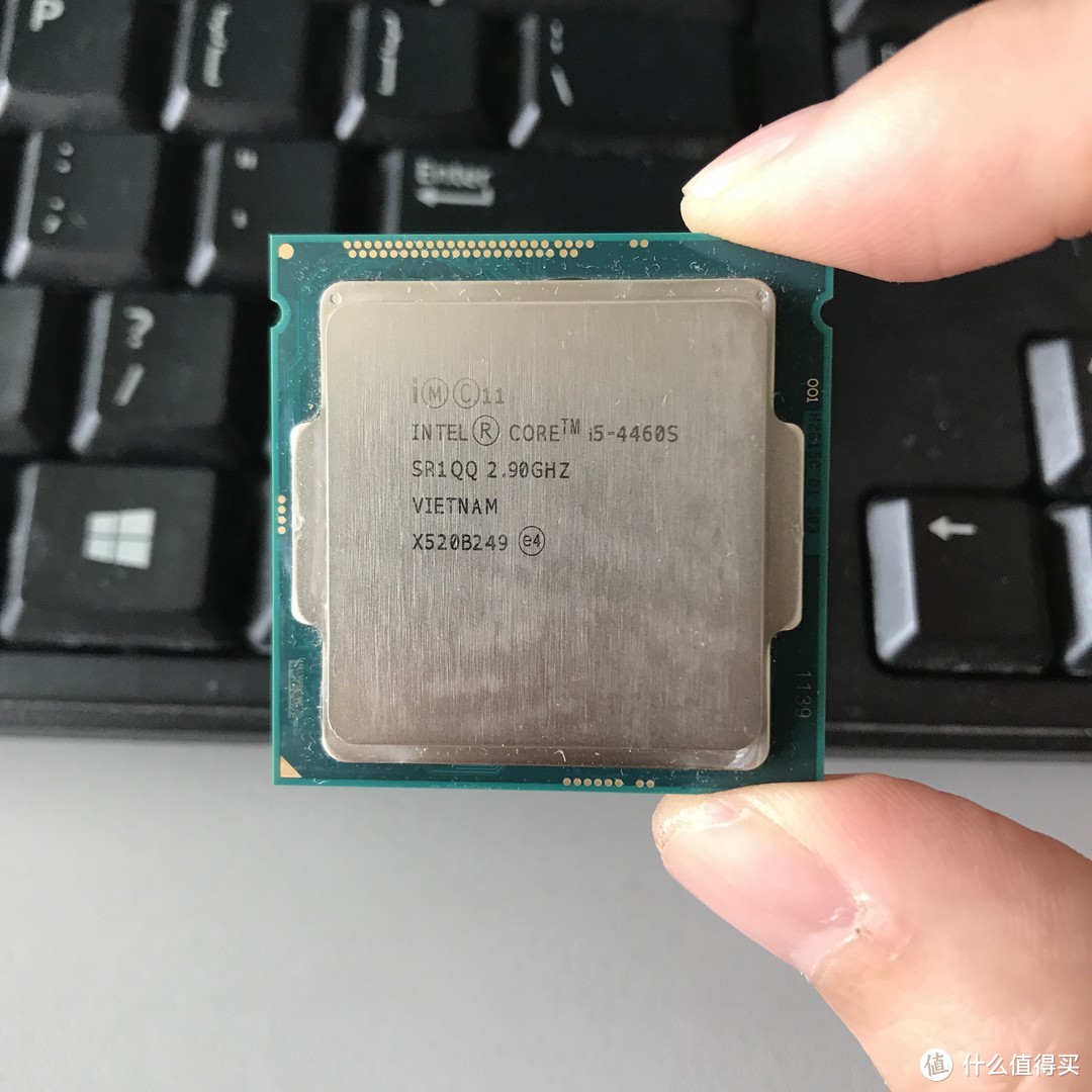 I5-4460S，四核，2.9-3.4GHz，核显也比原来的奔腾G3250好很多