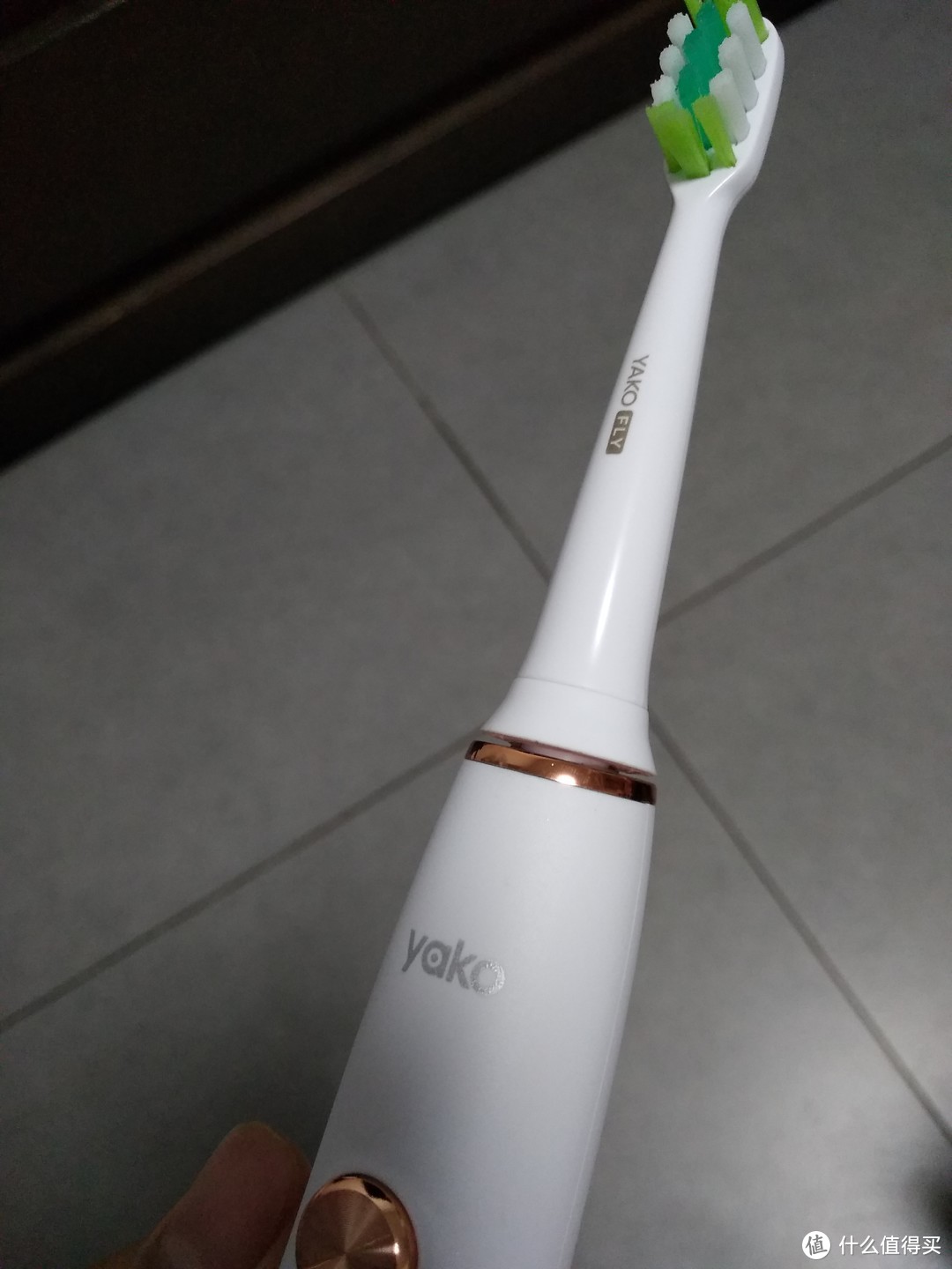 低价电动牙刷体验——YAKO 磁悬电动牙刷 O1众测