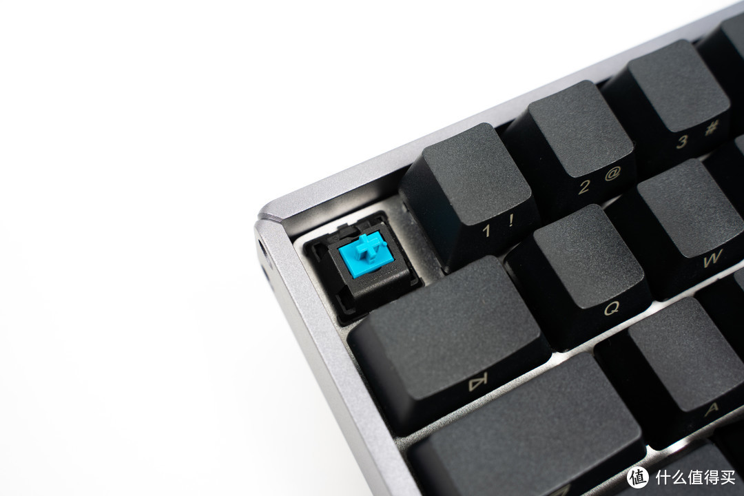 一款十分精致的办公用键盘——iQunix F60双模键盘开箱