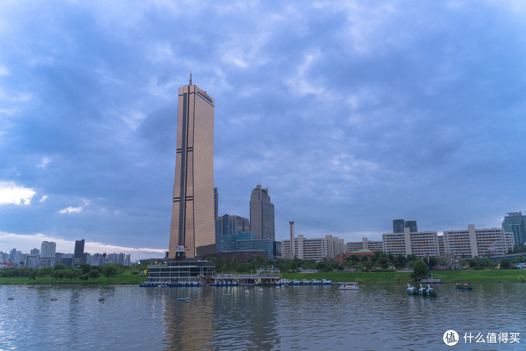 游玩电影《汉江怪物》拍摄地：汝矣岛汉江公园、63大厦、汉江游轮