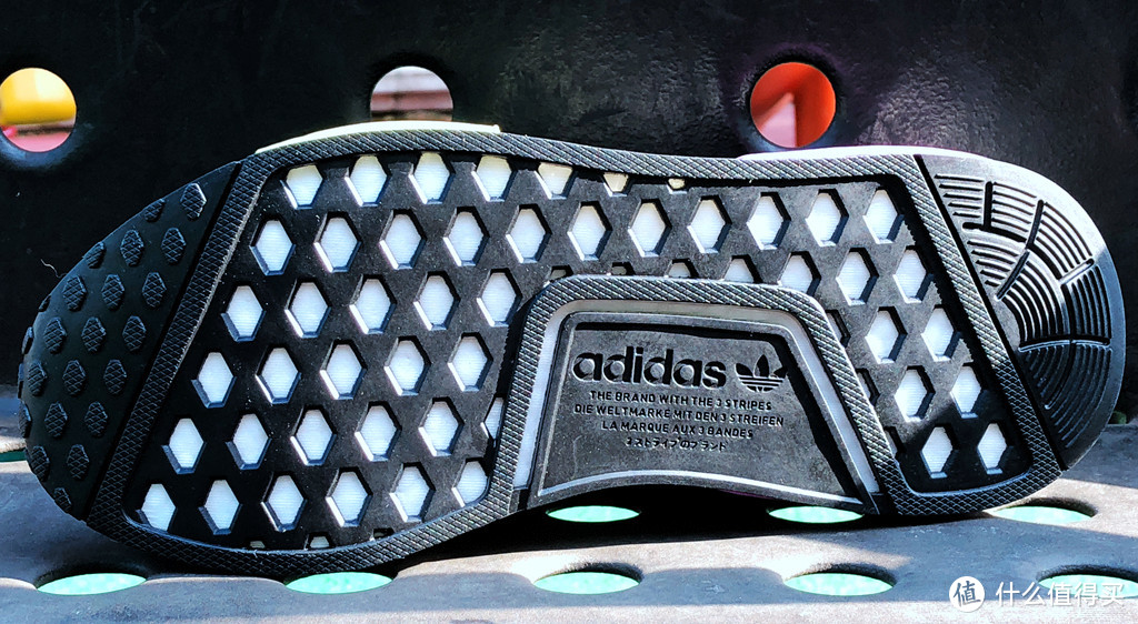 全掌Boost复古潮鞋：Adidas Originals NMD_R1评测
