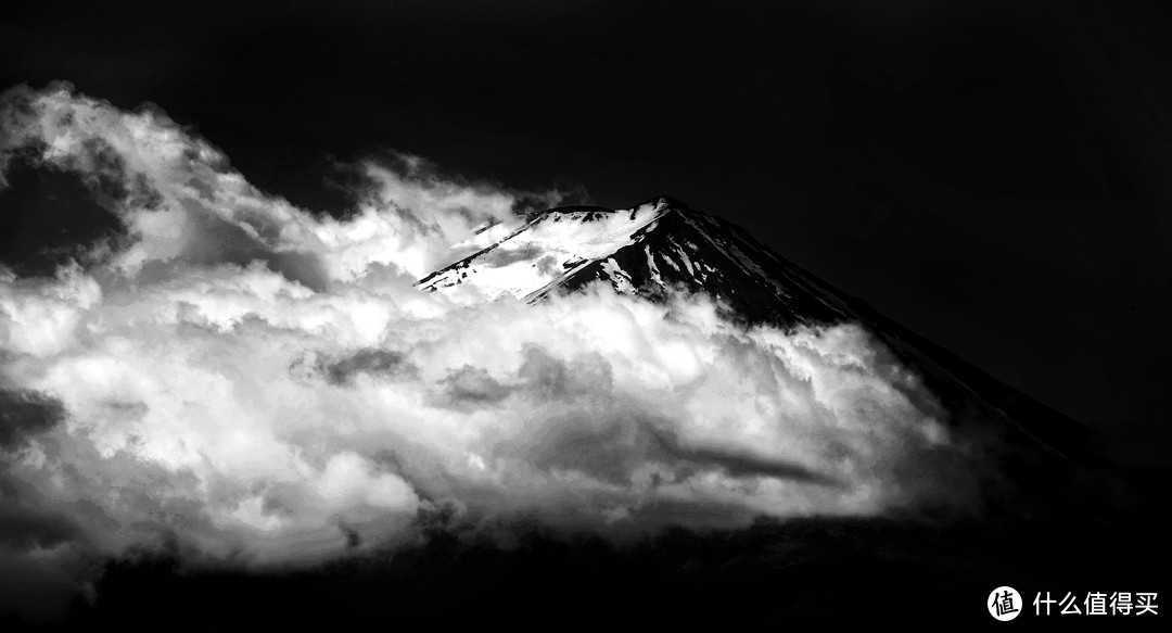 富士山，当时应该上架子，ND1000，拍多几秒云的流动