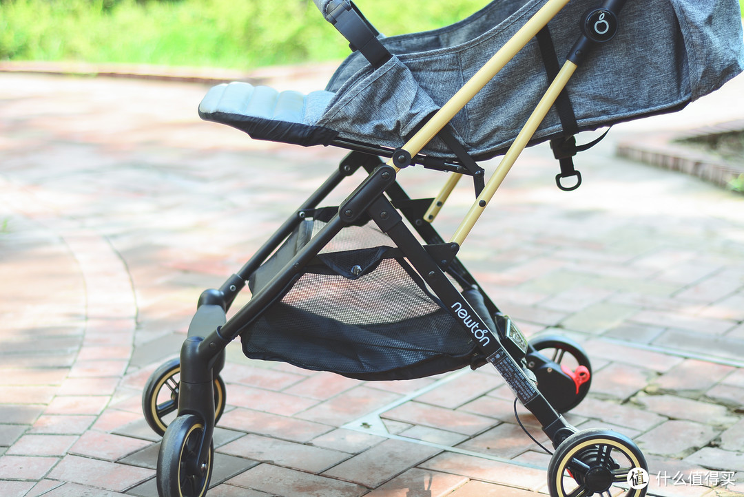 给宝宝最安全的防护，这款会主动刹车的婴儿车怎么样？