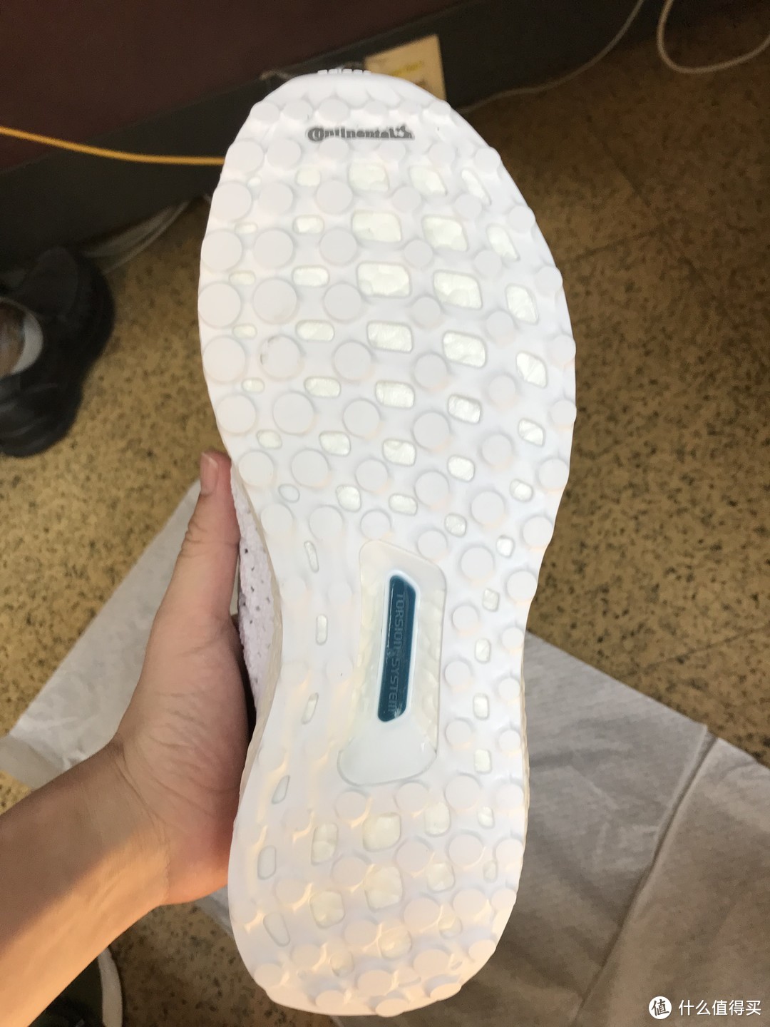 夏日怎么可以没有一双小白鞋 Adidas 阿迪达斯 UltraBOOST CLIMA  跑步鞋 BY8888