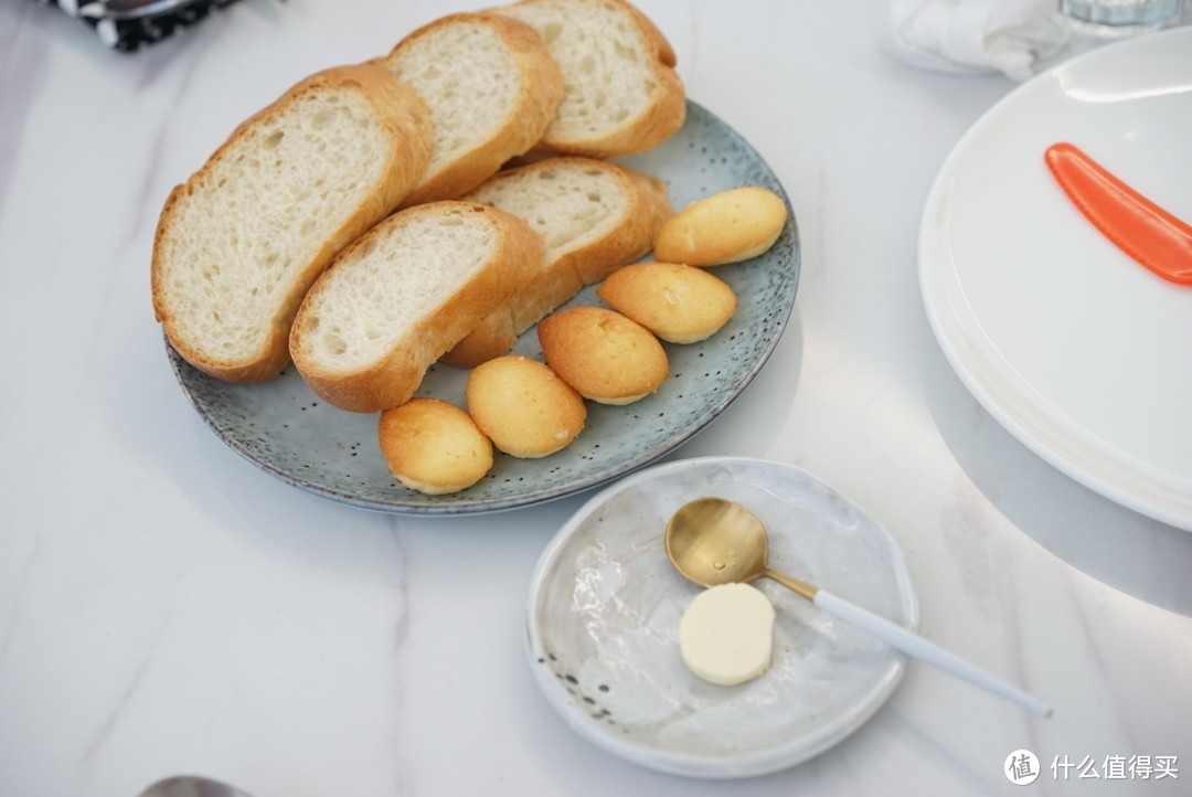 附送的餐前面包