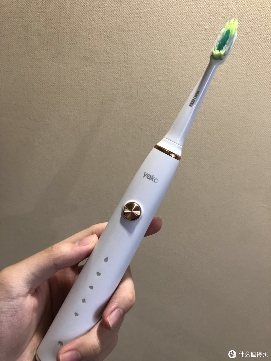 哇！是电动牙刷耶--YAKO磁悬电动牙刷测评