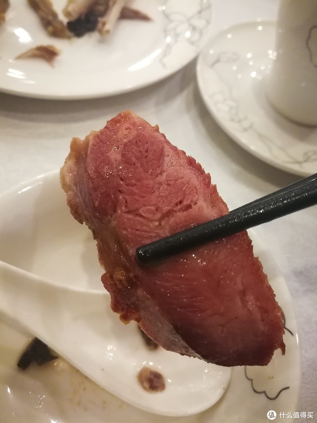 靠里的肉富含油脂，比较好吃