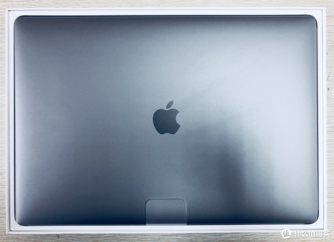 APPLE 苹果 MacBook Pro 2018 笔记本电脑简单开箱