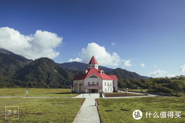 躺在西岭雪山的透明帐篷里，探索星空秘境