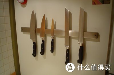 除了吸住菜刀，还能做小物收纳？！IKEA 宜家 磁性刀架的创新玩法！