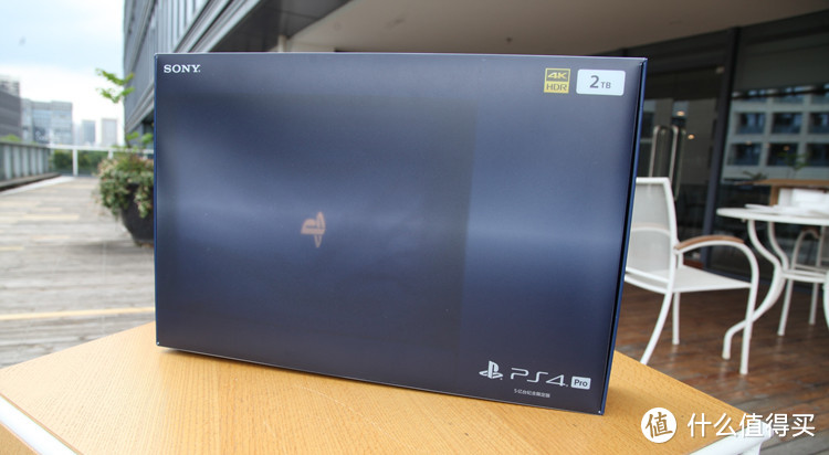 这就是你渴望的“索尼蓝”—SONY 索尼 PS4 Pro 5亿限定版 游戏机开箱