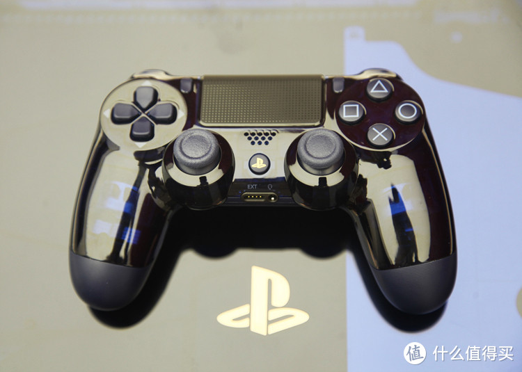 这就是你渴望的“索尼蓝”—SONY 索尼 PS4 Pro 5亿限定版 游戏机开箱