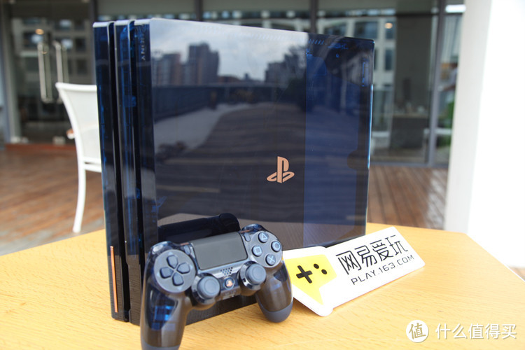 这就是你渴望的“索尼蓝”—SONY 索尼 PS4 Pro 5亿限定版 游戏机开箱