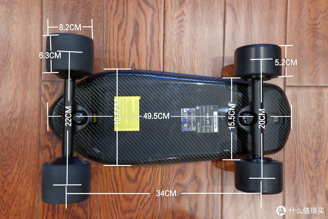 这是一块真正意义上最接近柯南滑板的电动滑板——胡桃科技 SPECTRA Pro AI智能体感电动滑板走心评测