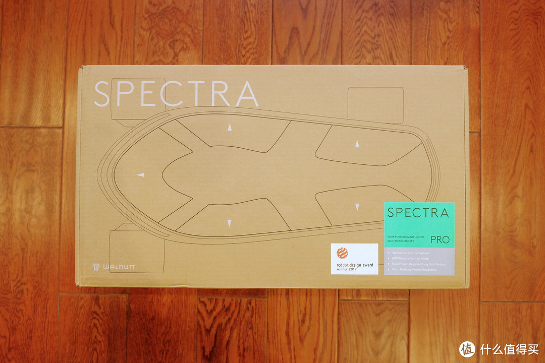 这是一块真正意义上最接近柯南滑板的电动滑板——胡桃科技 SPECTRA Pro AI智能体感电动滑板走心评测