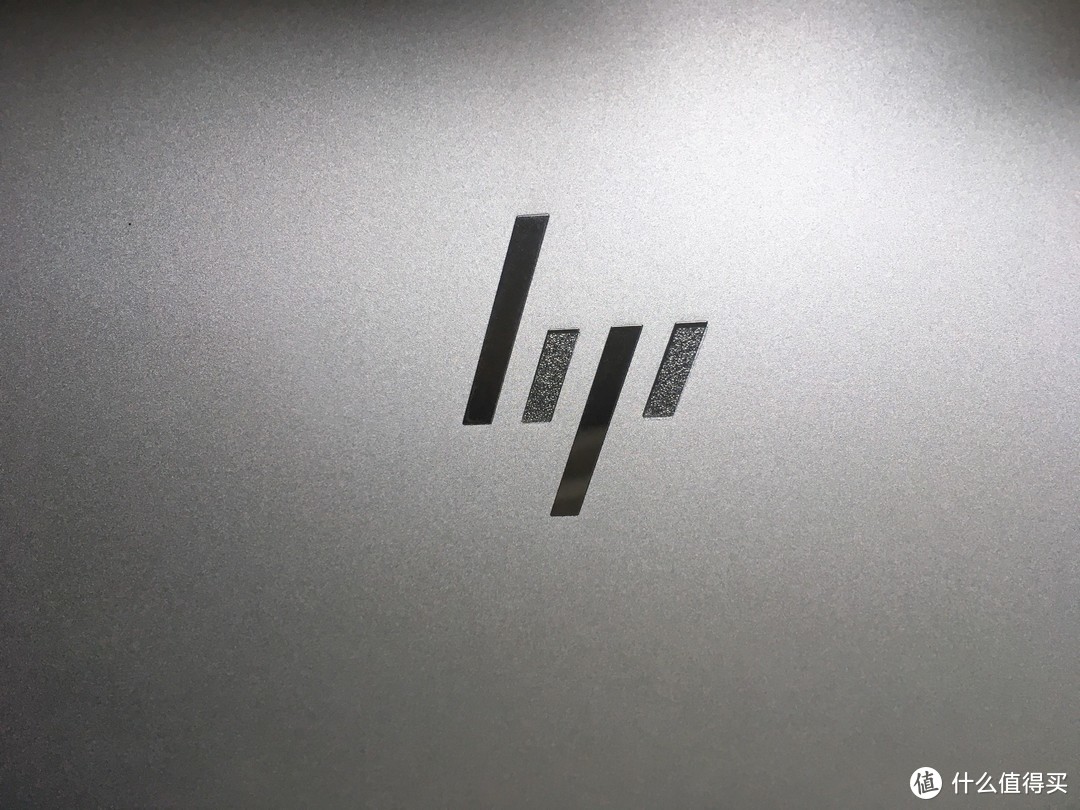 A面只有HP那骚气的logo