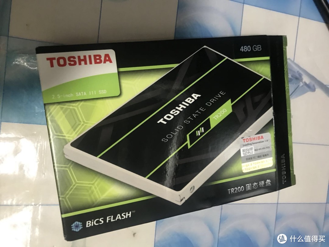 ￼￼东芝(TOSHIBA) TR200系列  外盒包装