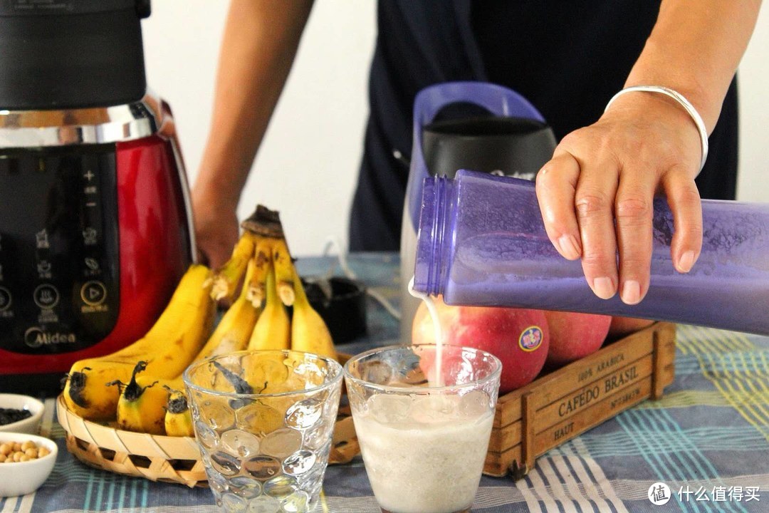便携式果汁机测评：两分钟榨一杯元气满满的香蕉汁