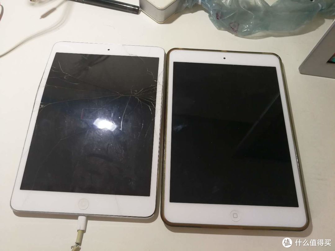 两代ipad mini合影