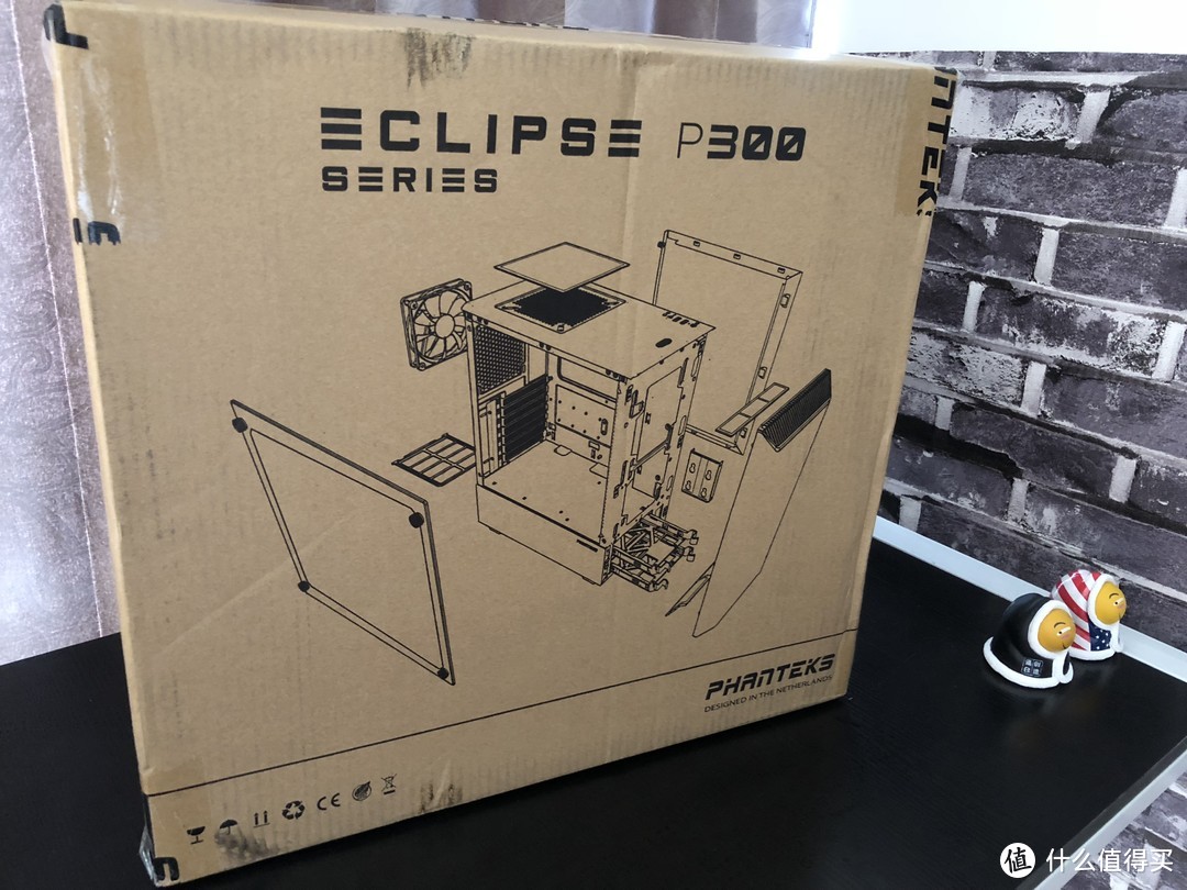 PHANTEKS 追风者 P300 硬件搬家实录：机箱小评一波