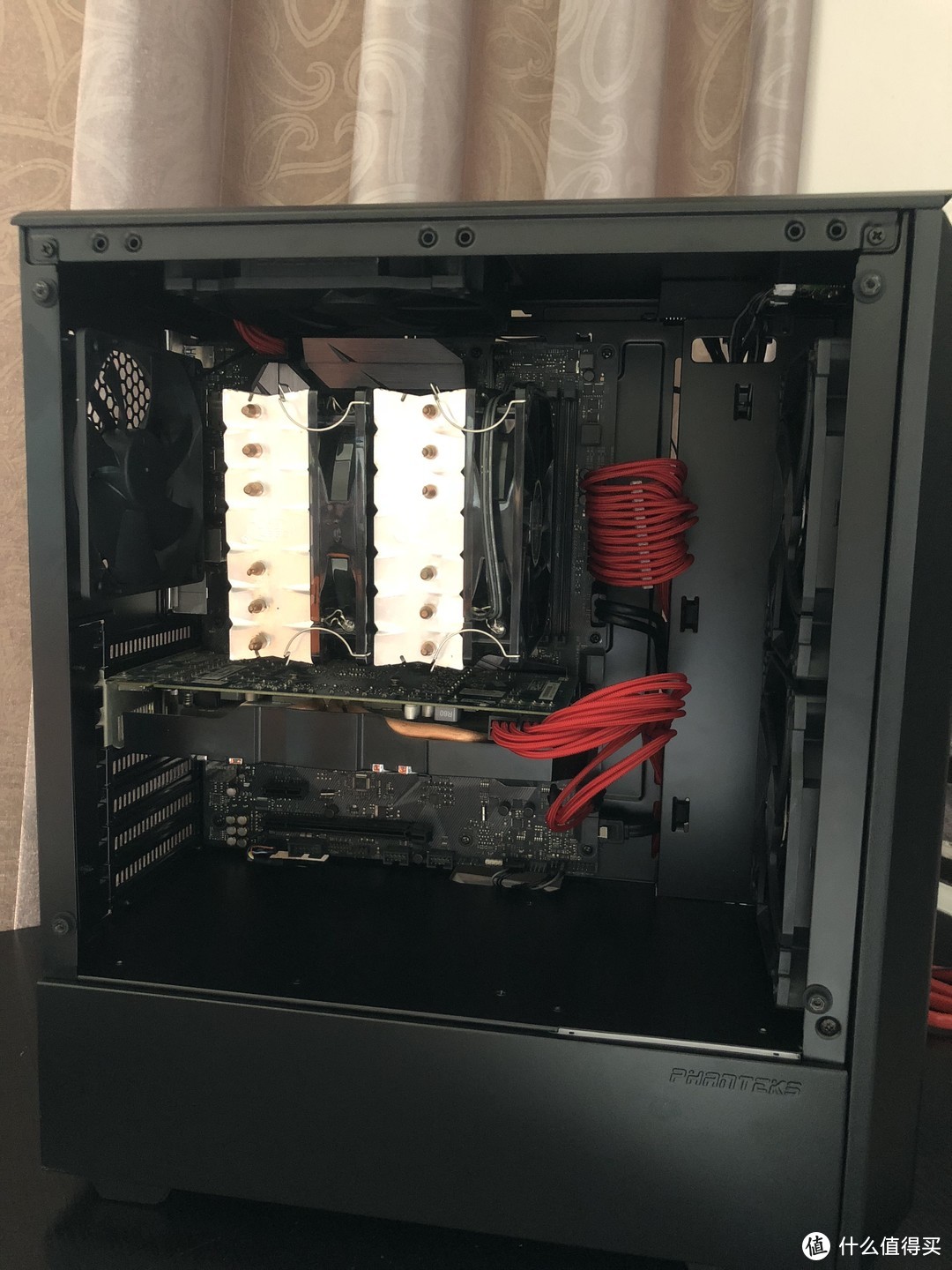 PHANTEKS 追风者 P300 硬件搬家实录：机箱小评一波