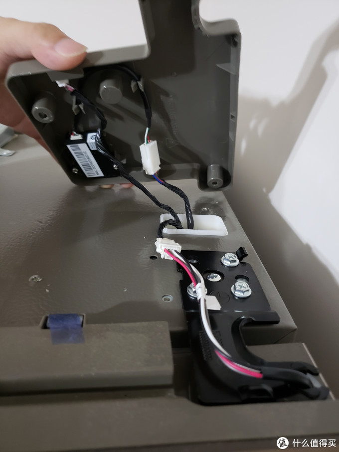 磁吸闭门报警器,霍尔传感器,不是门异响估计也不会上去看看,这顶部真