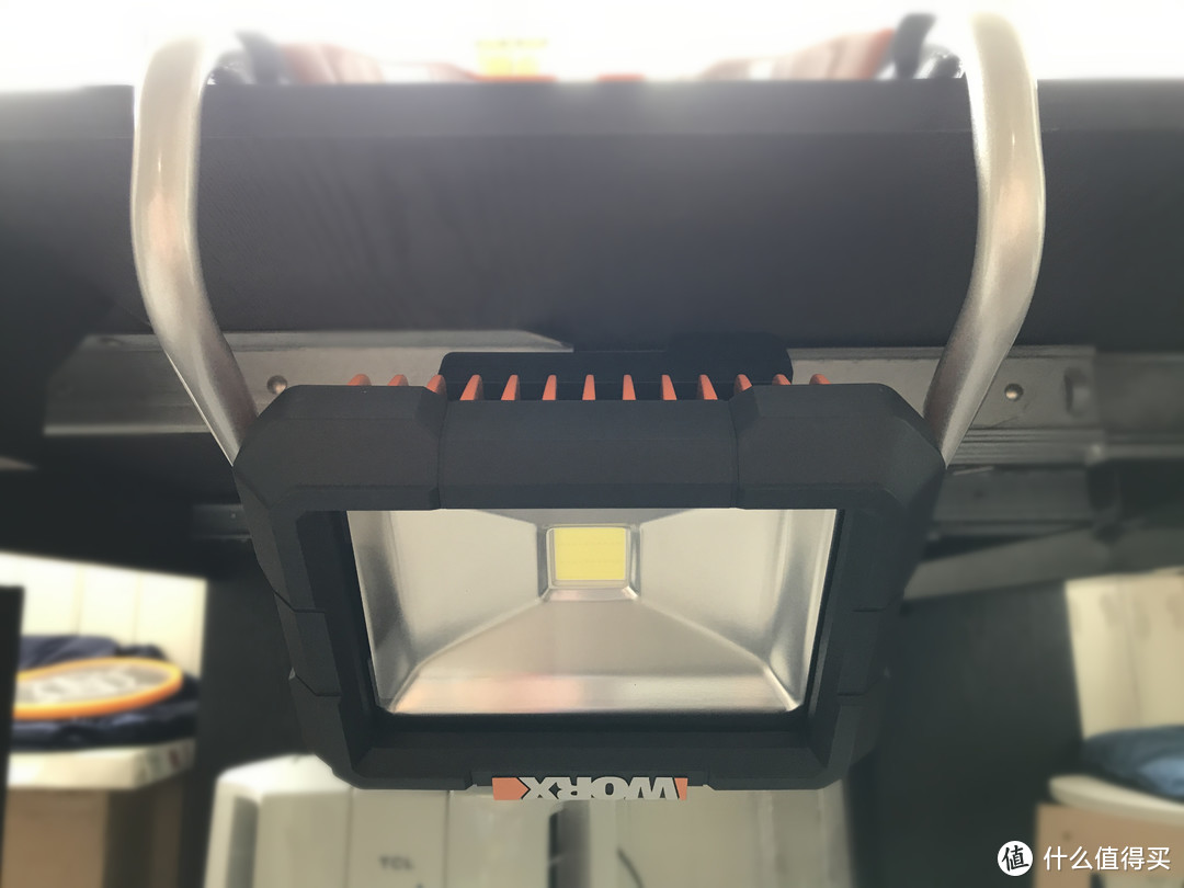 家族中不可或缺的一员—Worx 威克士 026.9 LED强光灯