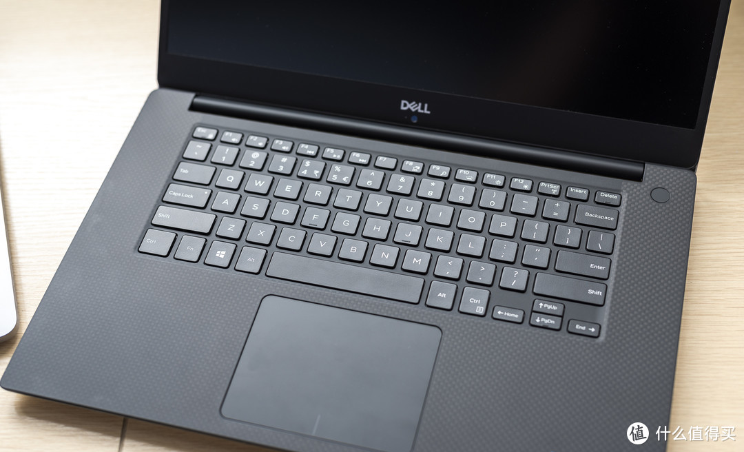 生产力工具之间的对决2018版Dell XPS15 及MacBook Pro 15