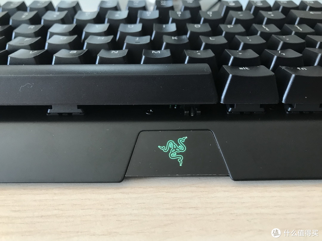 大妈又送键盘了：Razer 雷蛇 BlackWidow X 竞技版87键 游戏机械键盘开箱