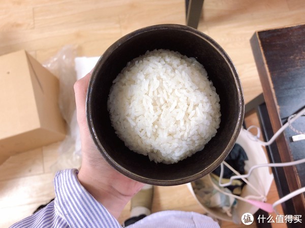 这是我买的糙米，煮出来颗颗分明，口感不粘连，其实我不太喜欢这种米，幸好只买了1袋，我喜欢粘连米，糯口感的米，幸好这个米已经没有了。哈哈哈哈